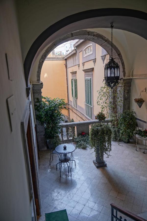 Dimora Donna Elena By Ranieri Bed & Breakfast Naples Exterior photo