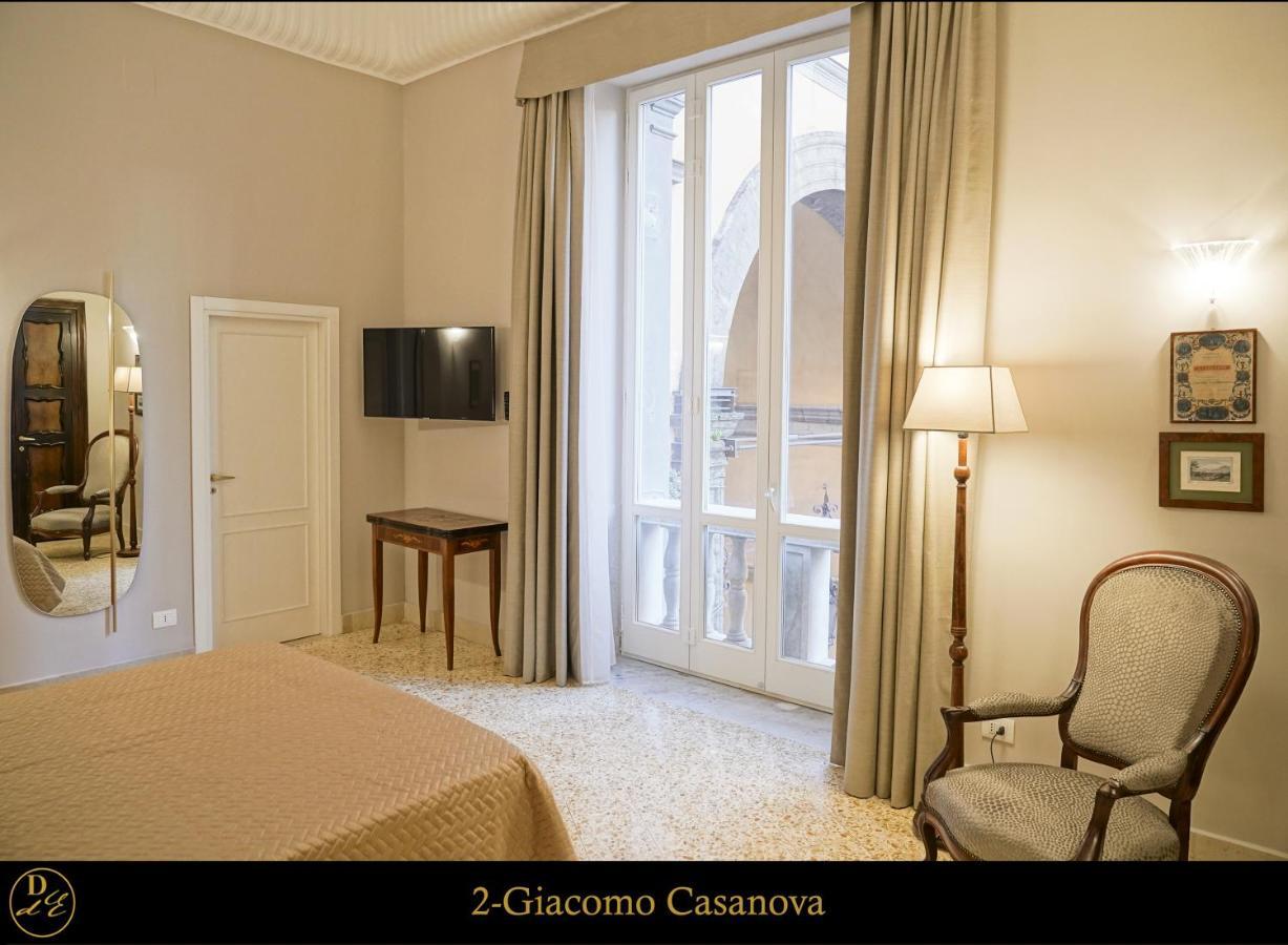 Dimora Donna Elena By Ranieri Bed & Breakfast Naples Exterior photo