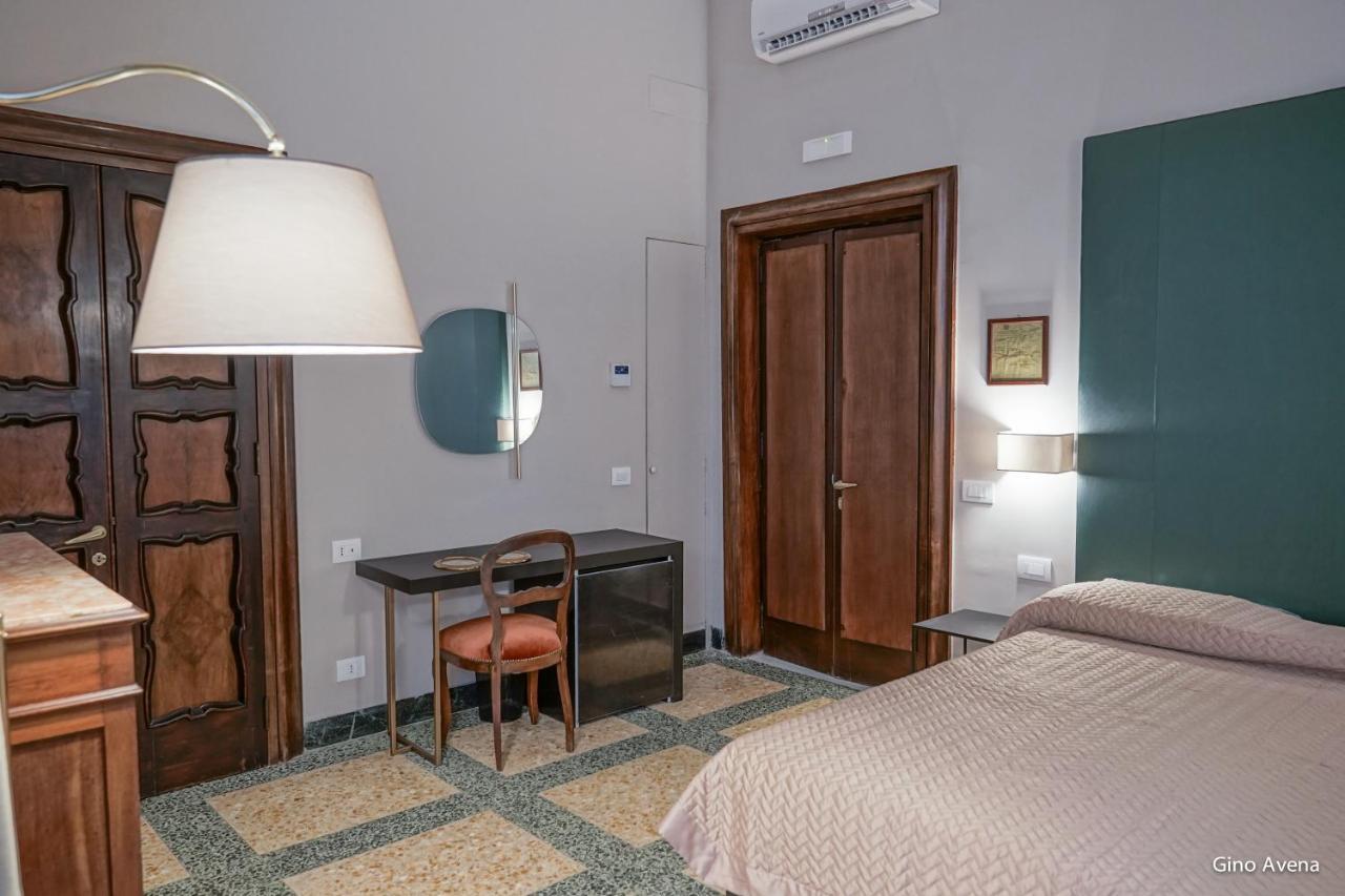 Dimora Donna Elena By Ranieri Bed & Breakfast Naples Exterior photo